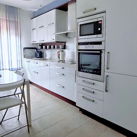 Appartamento Rías Baixas en Ribeira piso céntrico con parking y wifi Esterno foto